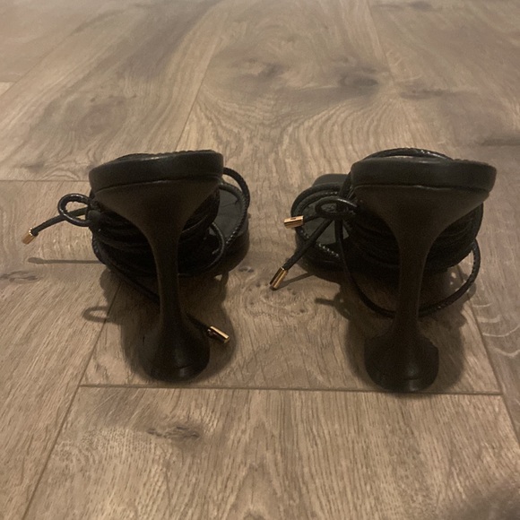 black heels - Picture 3 of 5